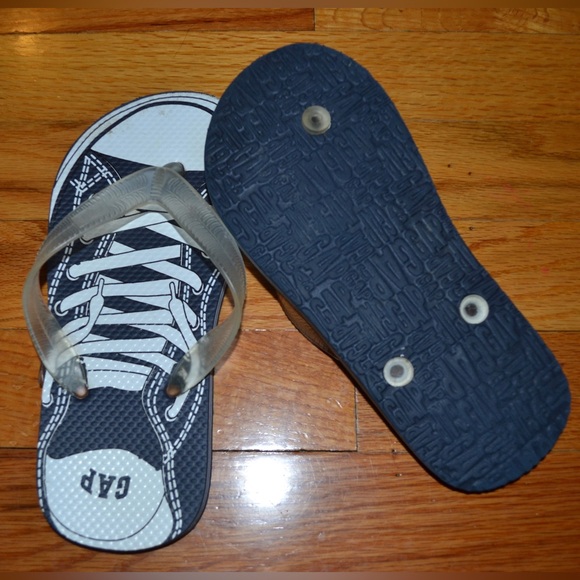 Youth boys GAP Kids flip-flops, size 1/2 - Picture 2 of 5